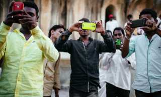 Google, Reliance Jio Eye 450M Users For Low-Cost Smartphones In India