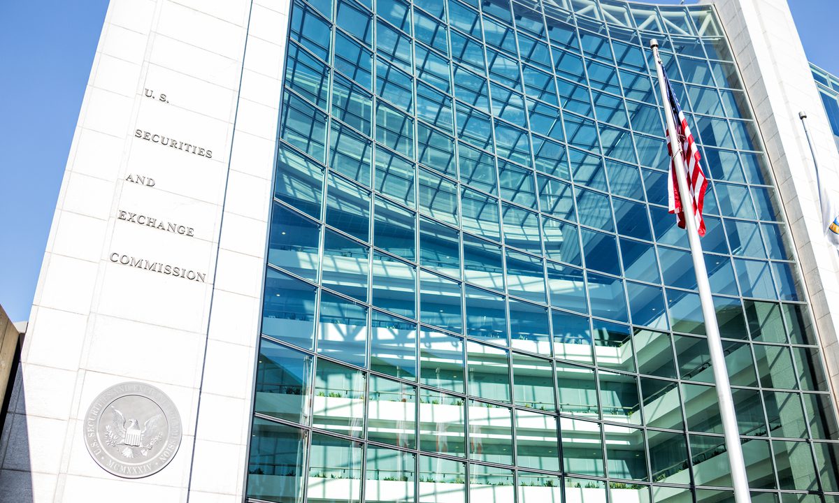 Synthetic Blockchain Stocks Prompt SEC’s Gensler To Caution Bankers