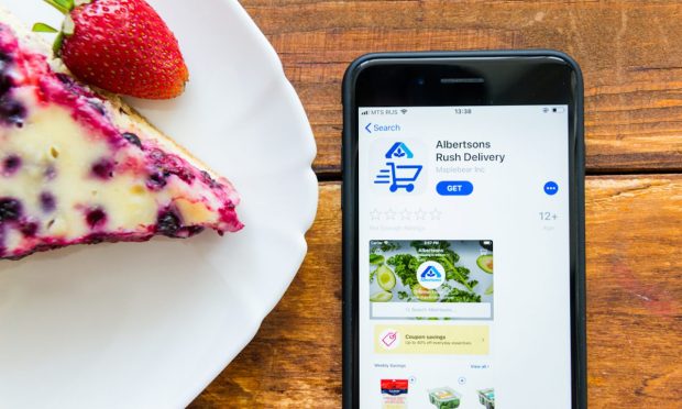 Albertsons Takes On Walmart, Amazon With New eGrocery Subscription