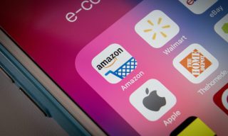 AMZN vs. WMT Weekly: Retail Giants Remain In Dead Heat For Top Spot