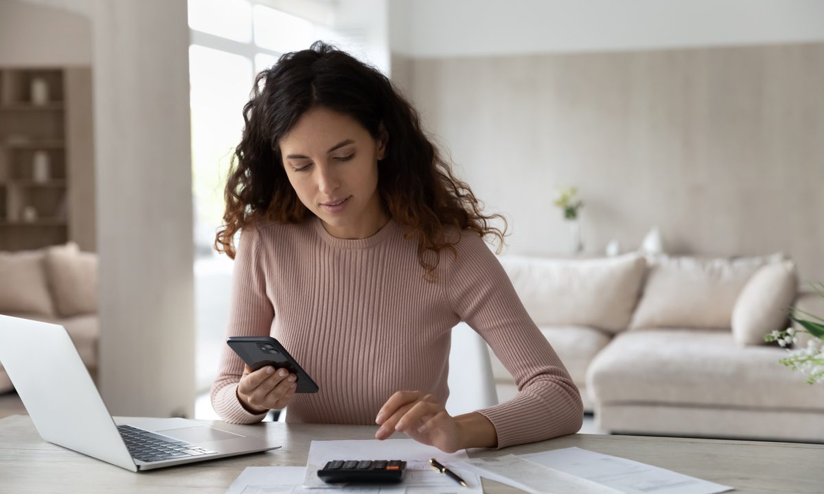 New Report: 54 Pct Of US Adult Consumers Feel Mired In Paycheck-To-Paycheck Living