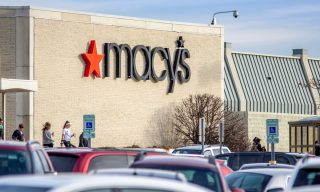 Macy’s Brings Back Toys R Us, Exceeds Q2 Expectations