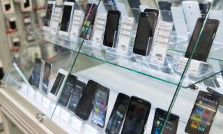 Apple, Samsung Booted From Smartphone Lead As China’s Xiaomi Soars