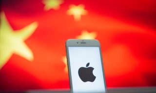 Chinese Shoppers Clamoring for New iPhone