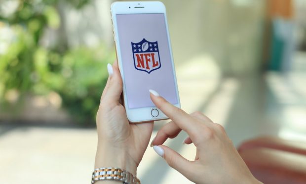 Verizon and the NFL Renew Tech Pact With 5G Stadiums and Enhanced Mobile Viewing