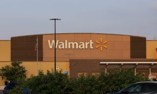 Today In Retail: Walmart on the Cusp of Losing Auto Parts Lead; Consumer Schedules Dictate Shopping Channel Choices