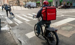 Restaurant Aggregators Sue NYC Over Fee Caps in Move to Shape the Future of Delivery Economics