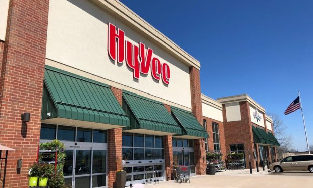 Today in Restaurant and Grocery Tech: Chipotle Taps Influencer Expertise; Hy-Vee Supermarkets Showcase Home Gym Equipment