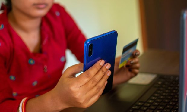 Indian FinTech Slice Drops Card Limit, to Add UPI Payments as Part of Expansion