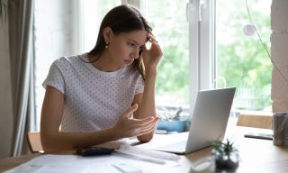 Revolving Debt Soars in Ominous Sign for Paycheck-to-Paycheck Consumers 