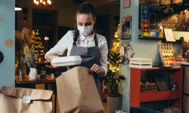 Restaurants Lean Into Drive-Thrus as New Data Show Recovery Endangered by Delta Variant