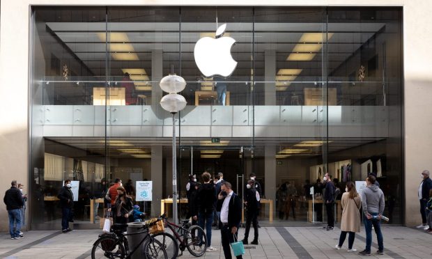 Apple Says Supply Chain Woes Cost $6B in Fiscal Q4; Expects Shortages to Get Worse