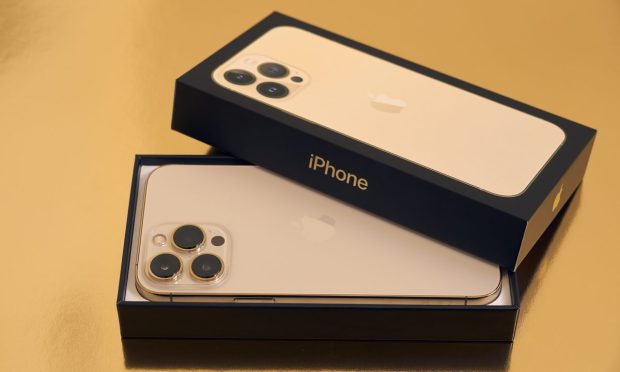 Apple Eyes Cutting iPhone Production by 10 Million Units