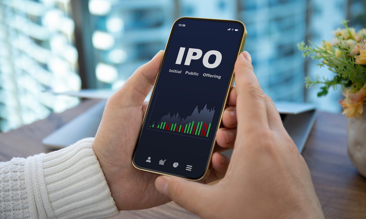 Bitcoin Miners, Neobanks File to Bring Shares Public