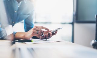 US Consumers Booked $5.2B in Travel in December 2021 Using Mobile Devices