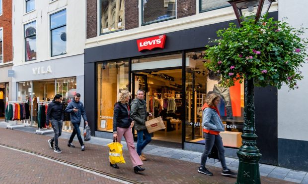 Levi’s Helped by Wardrobe Refreshes, eCommerce’s Logistics Nightmare, Walmart Seeks Fashion Credibility
