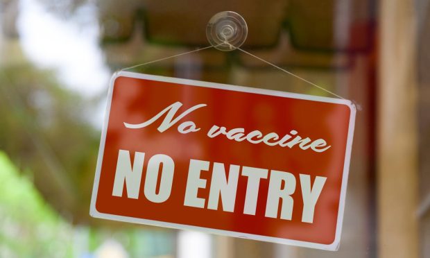 Dine-In Dealt Another Deathblow as QSRs Revert to Digital Ordering vs Policing Vax Mandates