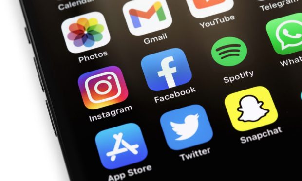 Apple, privacy, social media revenue