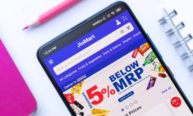 Today in Restaurant and Grocery Tech: Robots Serve Breakfast; Grocer Taps Conversational Commerce