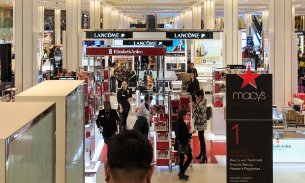 Macy’s Boosts Minimum Wage Amid Labor Shortage