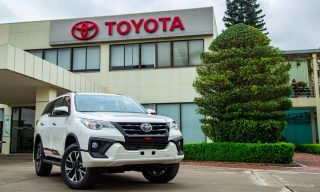 Automakers are Adding Insurance and Other Services That Use Driving Data