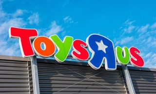 Today in Retail: Walmart Rents Pop-Up Space Near Ports; Toys R Us Opening New Jersey Store