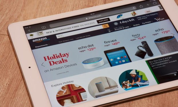 Shoppers Flock to Amazon to Pick up Holiday Toys