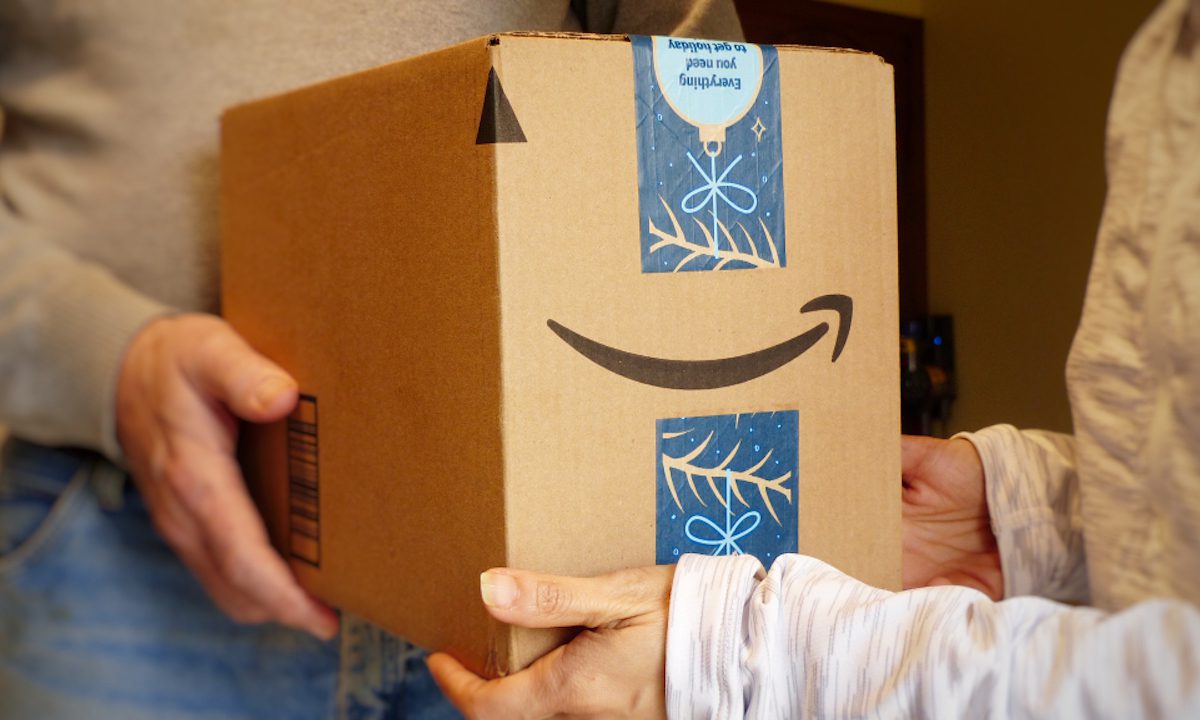 AMZN vs. WMT Weekly: Amazon, Walmart Prep for Holiday Shopping Push