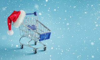 AMZN vs WMT Weekly:  For Top Retail Rivals, It’s All About the Seasonal Sandwich