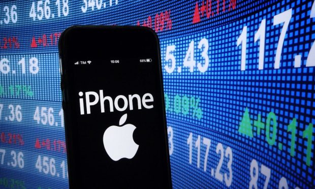 Apple Breaks $3T Market Capitalization Barrier 