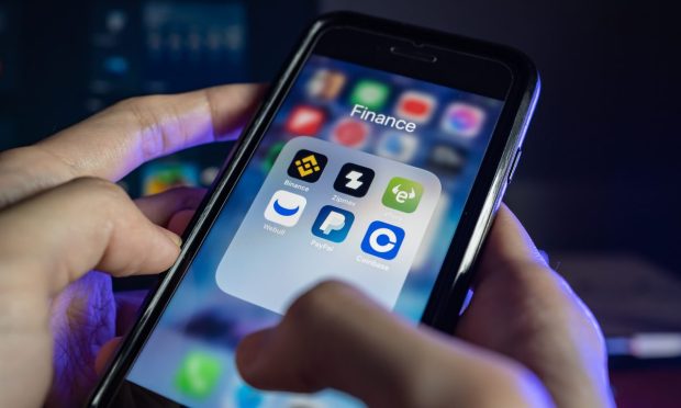 Coinbase, eToro Crypto Ads Banned for Misleading Consumers, Said UK Advertising Regulator