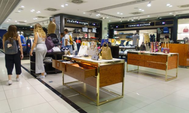 Paycheck-to-Paycheck Holiday Shopping, 3 Key Department Store Trends, Retail Fights Smash-and-Grabs