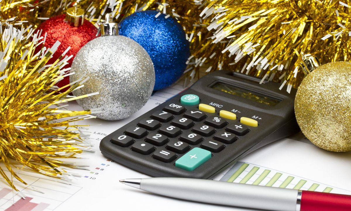 Retail’s Touch and Go Holiday Hinges on Paycheck-to-Paycheck Consumer 
