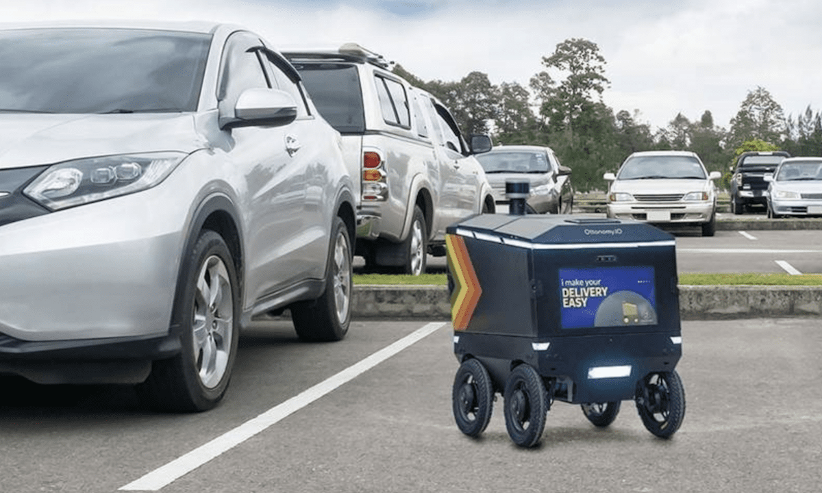 Robots Help Restaurants Improve Curbside Delivery