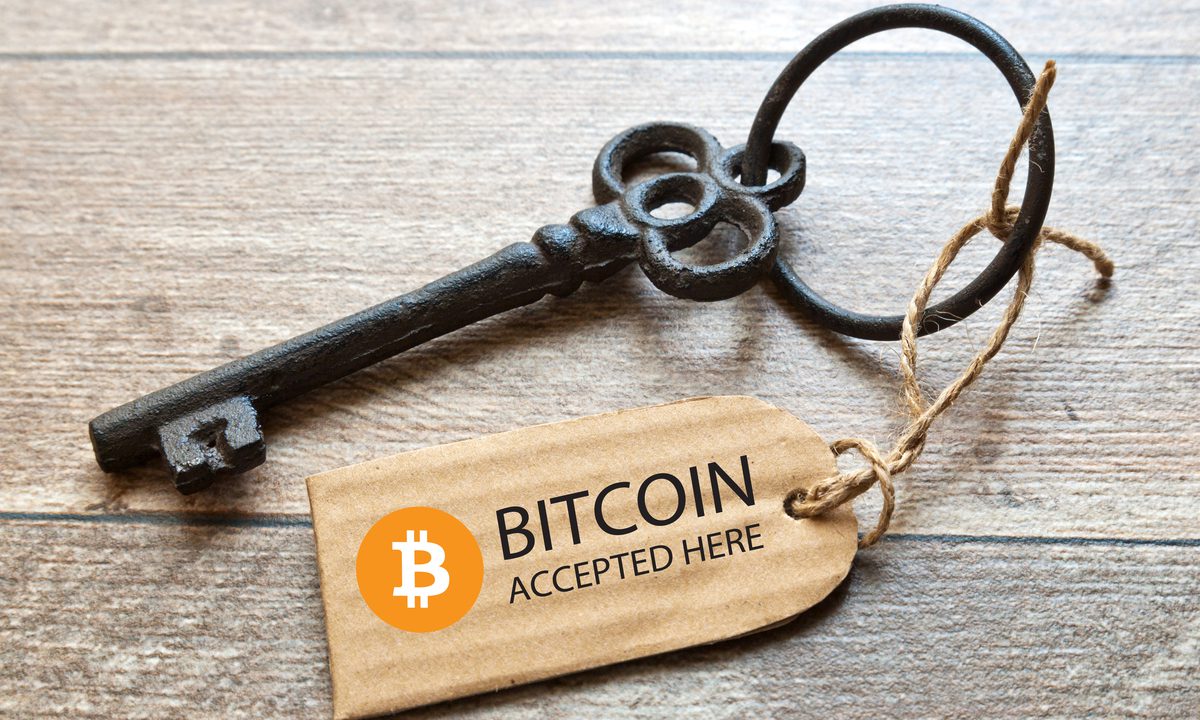 Twitter Users to Airbnb CEO: Accept Crypto Payments