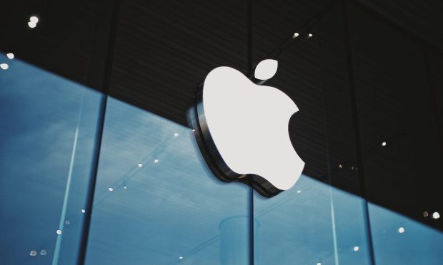 Apple Might Delay VR/AR Headset Until 2023