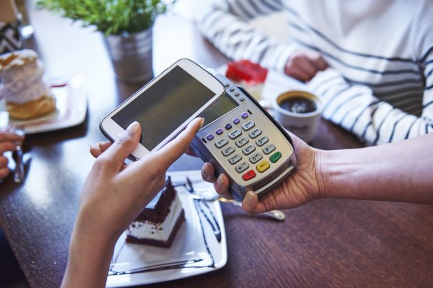B2B Digital Payments Tracker January 2022 - Discover how B2B businesses can use virtual cards to make vendor payments more efficient and secure
