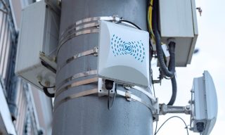 Lawmakers Blast Federal Regulators Over 5G Rollout