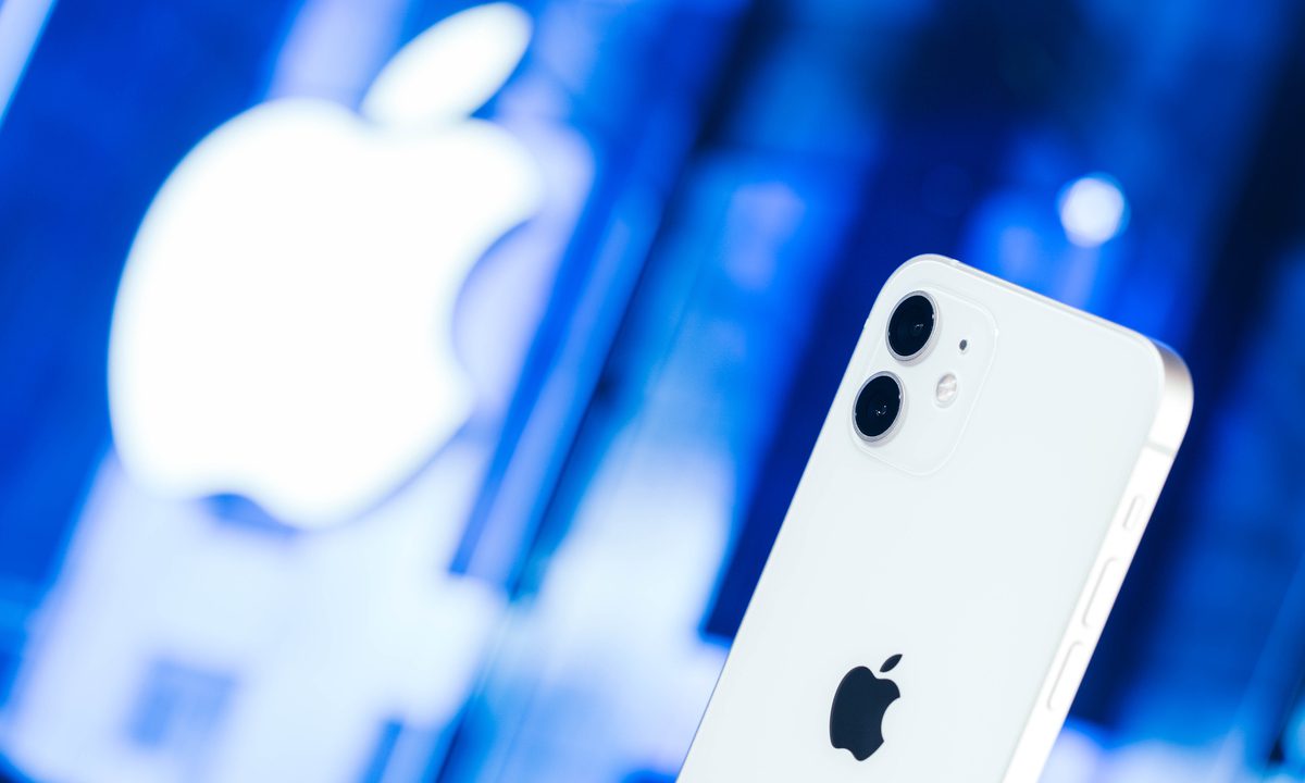 Apple to Keep iPhone Production Flat for 2022