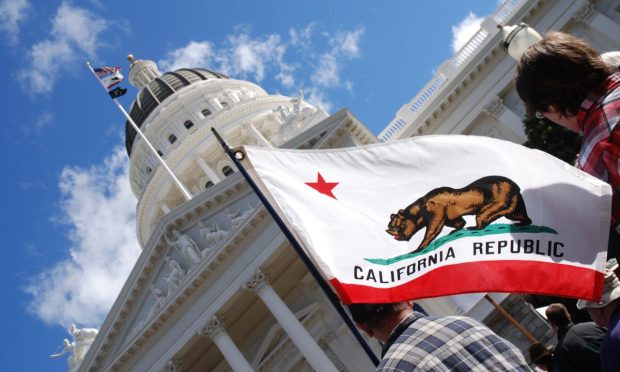 California Lawmakers Target Online Platforms Algorithms