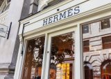 Hermes Slumps on Handbag Supply-Demand Imbalance