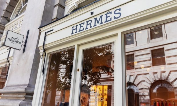 Hermes Slumps on Handbag Supply-Demand Imbalance