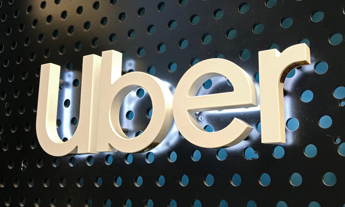 Uber Unveils Driver Perks, Debit Card