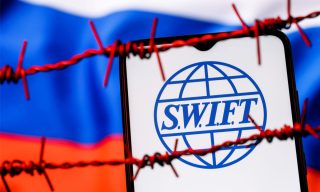 Global Banks Rush to Comply With Russian Sanctions
