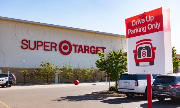 AMZN vs WMT Weekly: Retailers Should Study Target’s Superior Curbside Innovation