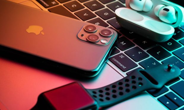 Apple Developing iPhone Hardware Subscription Service