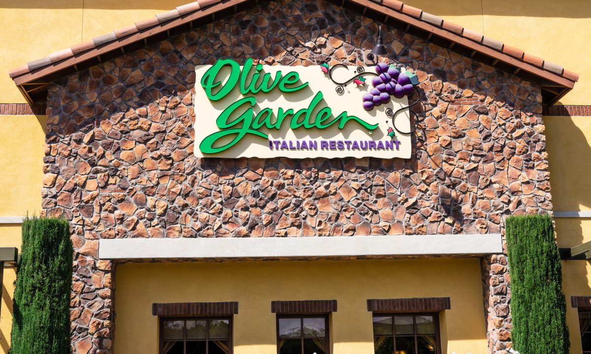 Darden Restaurants Faces Pressure to Improve Speed Amid Declining Sales
