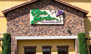 Olive Garden Parent Prices out Competitors, Invests in Digital Pickup Ordering