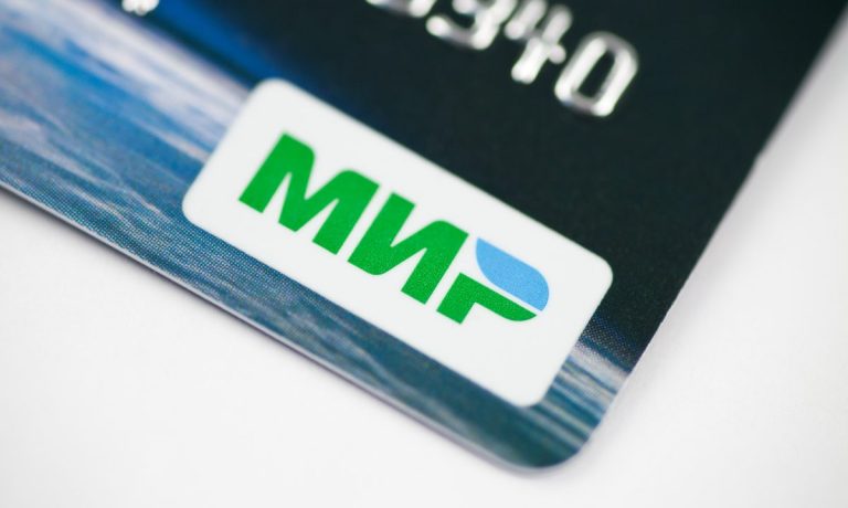 Apple, Google Mobile Payments Systems Stop Supporting Russia’s Mir Card