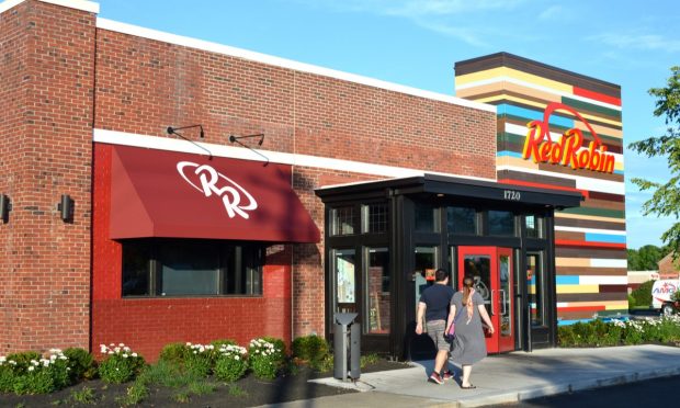 Restaurant Roundup: Red Robin Adds Digital Wallets, New Virtual Brand
